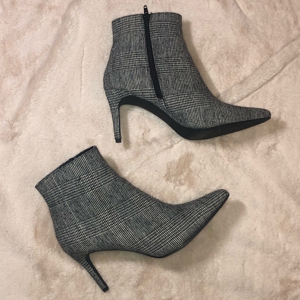 Houndstooth Bootie